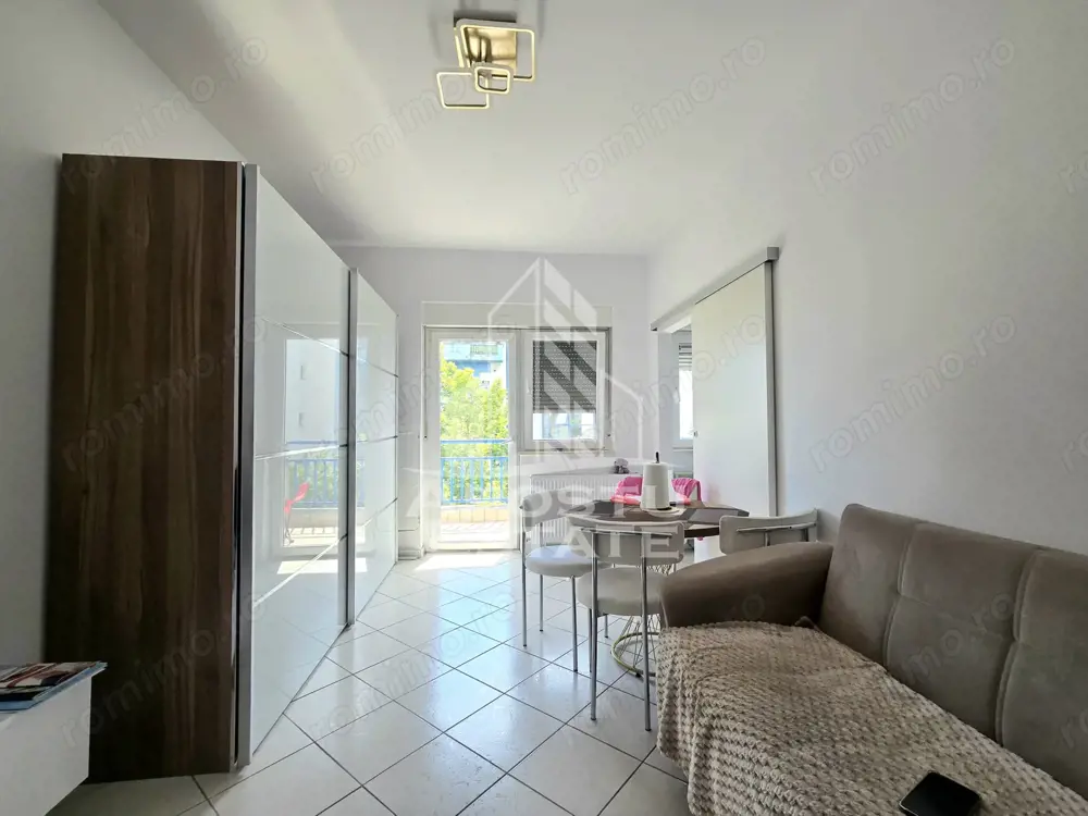 Apartament decomandat, 2 camere, loc de parcare subteran, Aradului
