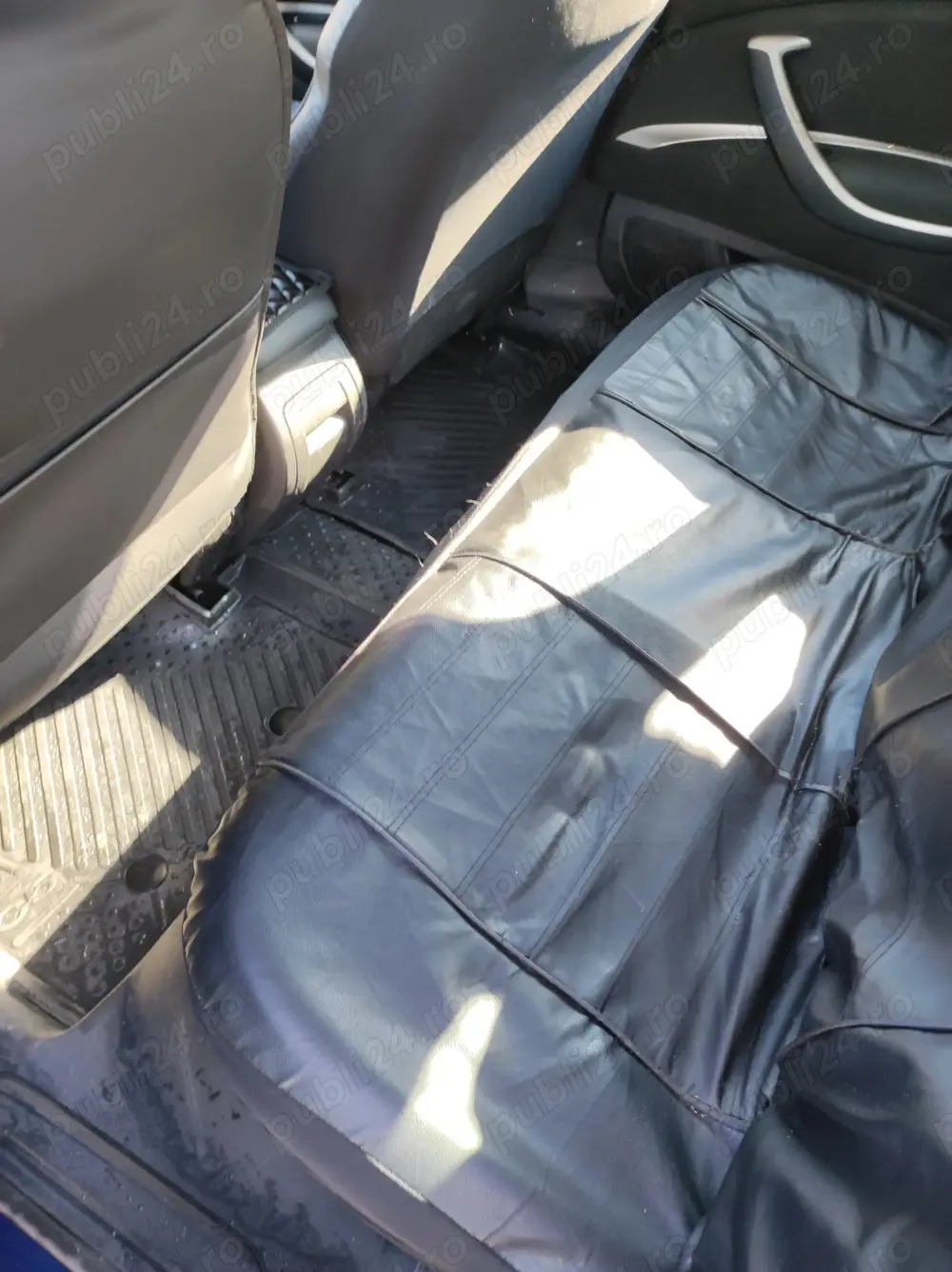 Vind Citroen C5 carte revizie 125000km Vind Citroen C5 carte revizie 125000km