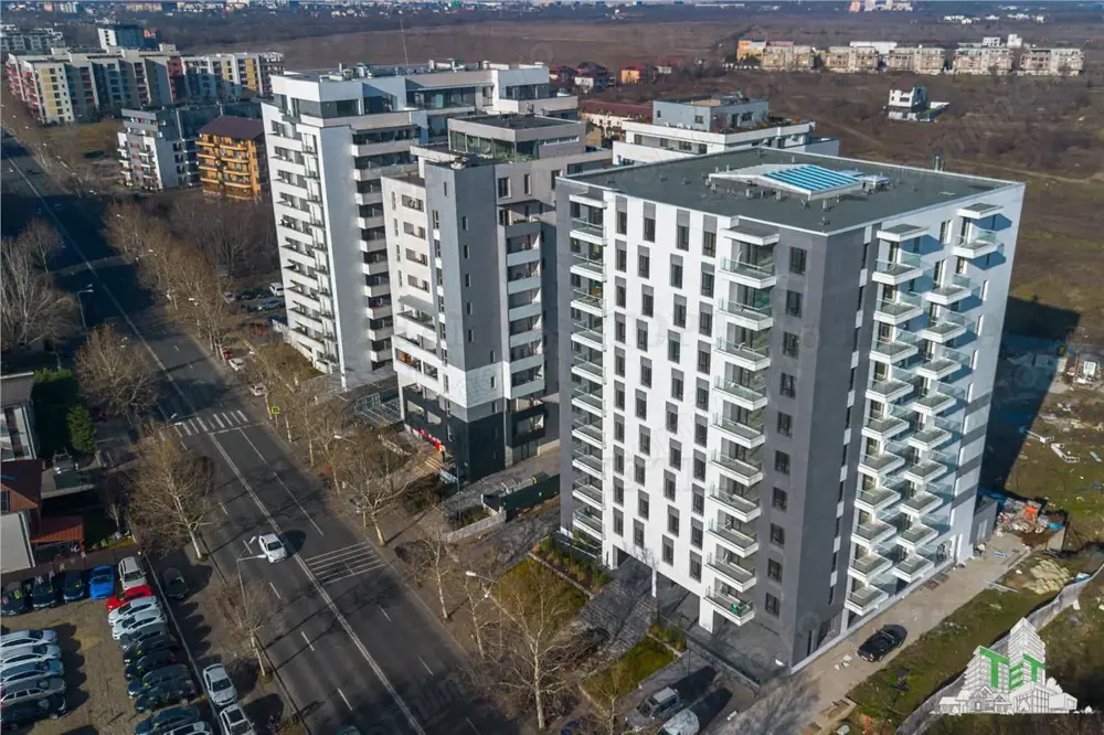 Apartament 3 camere cu terasa 20 mp