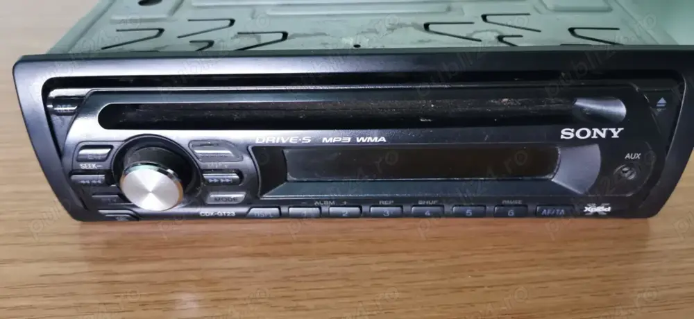 Vand radio CD cu redare MP3 Sony, pentru masina, MODEL CDX-GT23