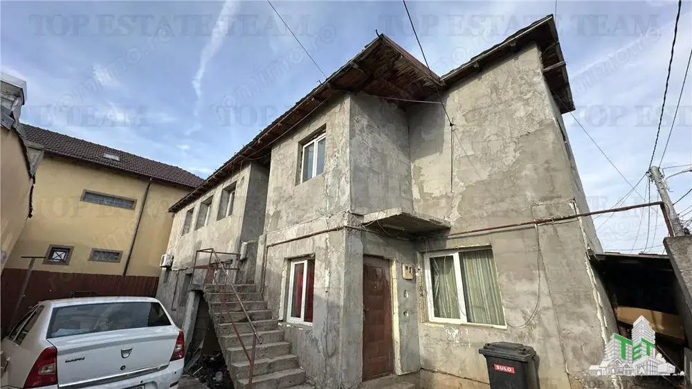 Casa individuala 6 camere de vanzare zona metrou Republica