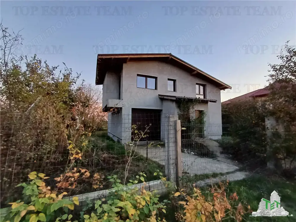 Vila cu 3 Camere si teren de 700 mp de vanzare in Frumusani