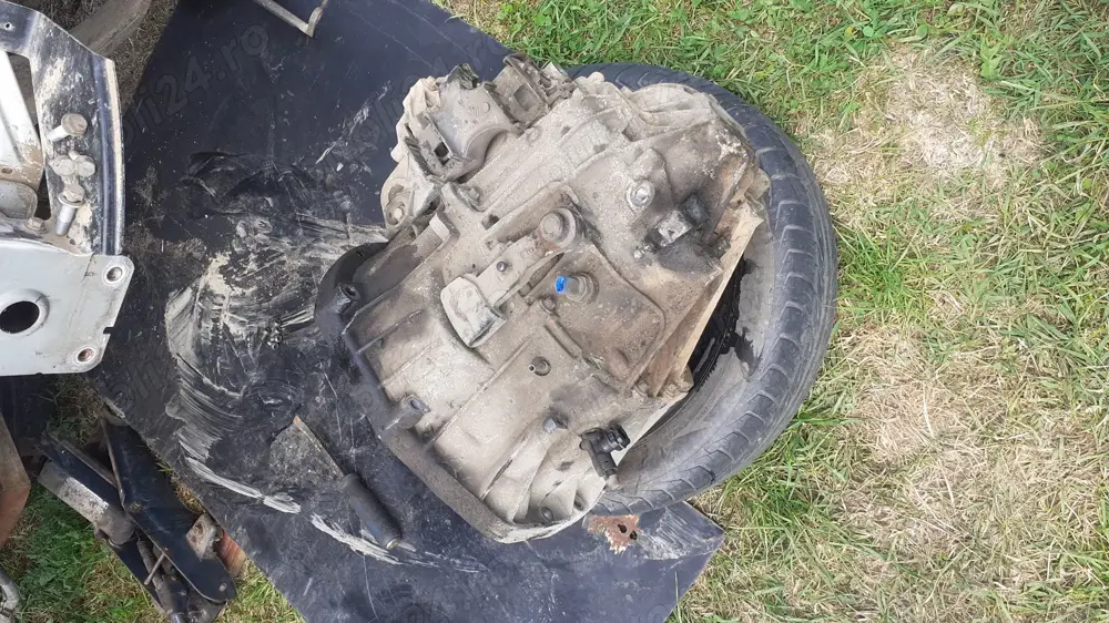 cutie viteze  6 trepte renault master 2300 cmc dci  2012 defecta