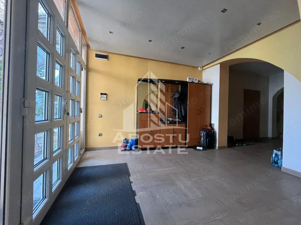 Casa individuala cu 4 camere, teren 404 mp,acces auto,garaj, Girocului