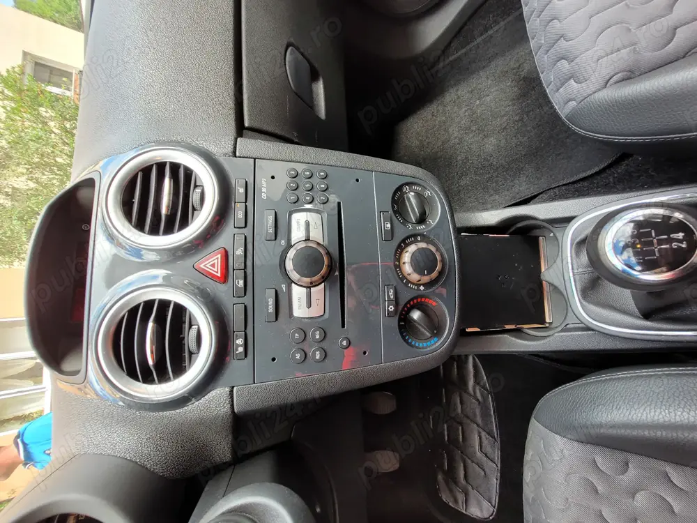 Vand opel corsa eco-flex  1.3 diesel, an 2012