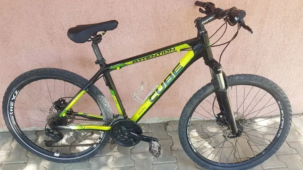 Bicicleta  CUBE la 1399 ron fix