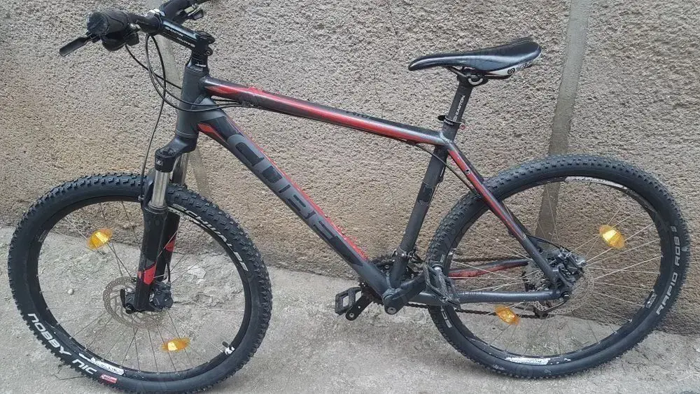 Bicicleta CUBE la 999 ron fix