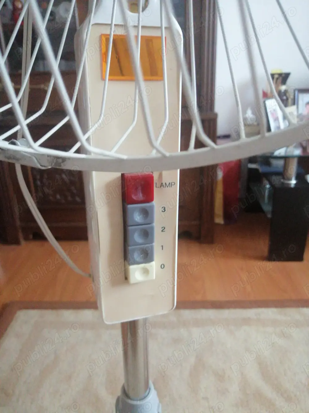 Ventilator trei trepte, cu paletă oscilantă