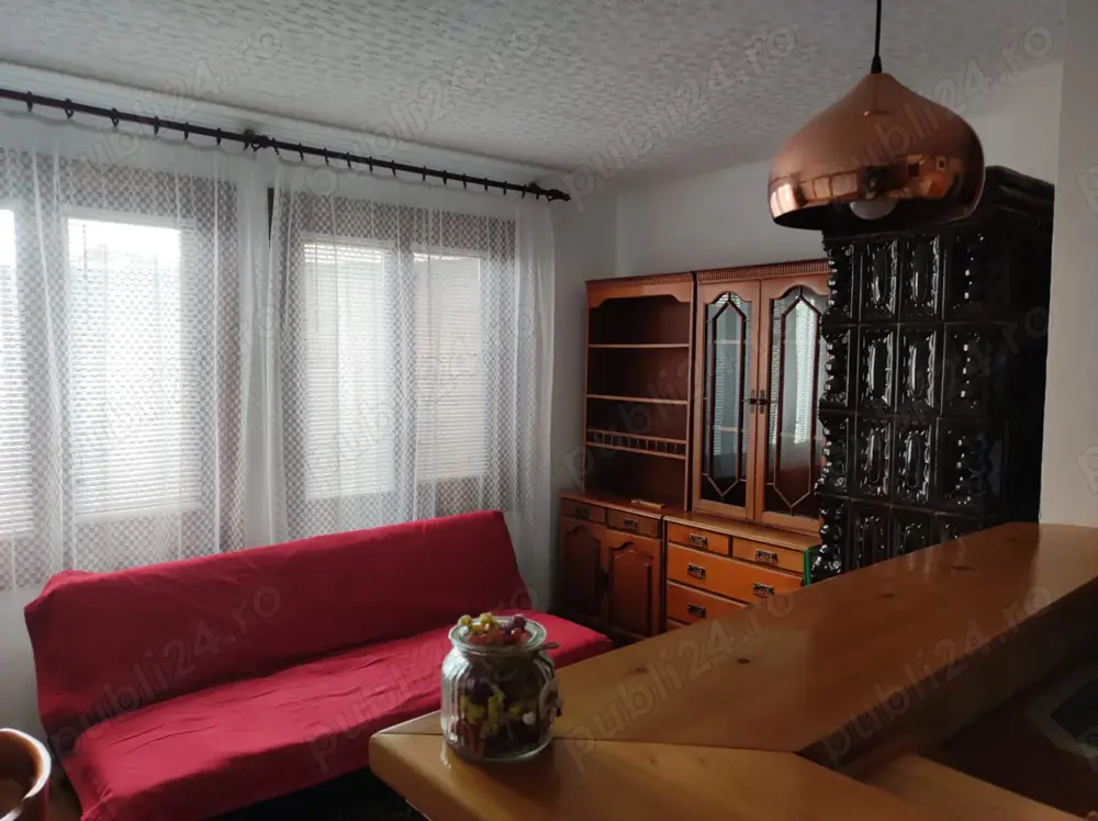 Vand apartament cu 3 camere