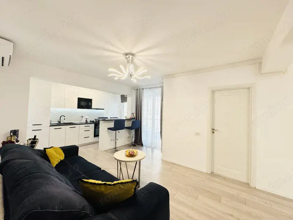 Apartament cu 3 camere complet mobilat si utilat, vedere la Mare 