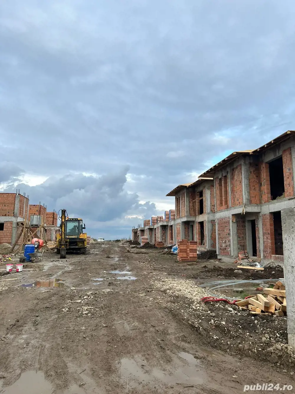 angajam, instalatori ,sanitari, electricieni, rigipsari, zugravi ,faiantari ,dulghieri ,fierari 