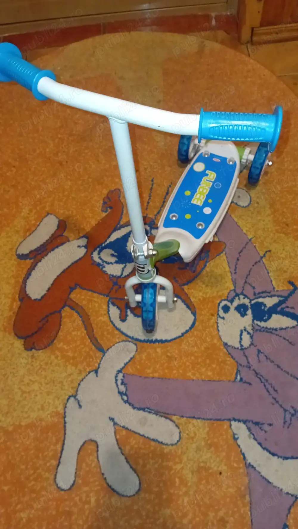 Vând trotineta copii