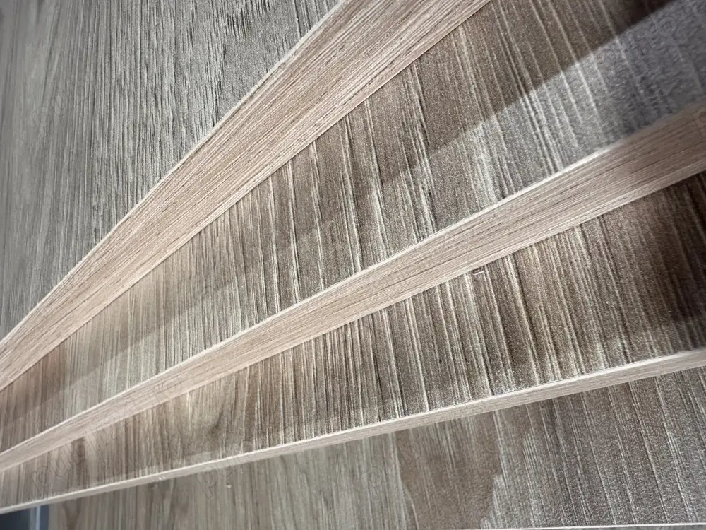 Muncitori productie debitare cantuire pal melaminat