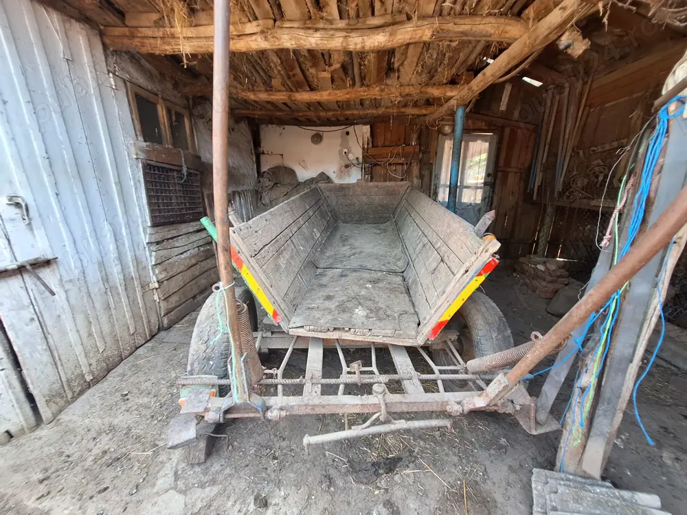 Vând căruță aflată în stare bună