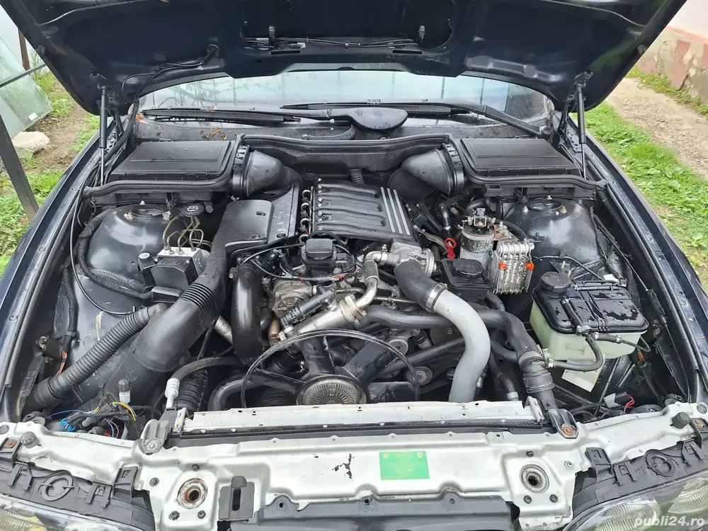 Dezmembrez BMW e 39 525  2000 D  Dezmembrez BMW e 39 525  2000 D