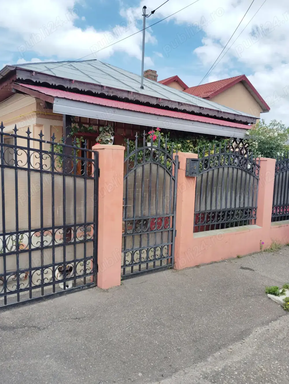 Casa de vanzare -Rm Sarat jud Buzau