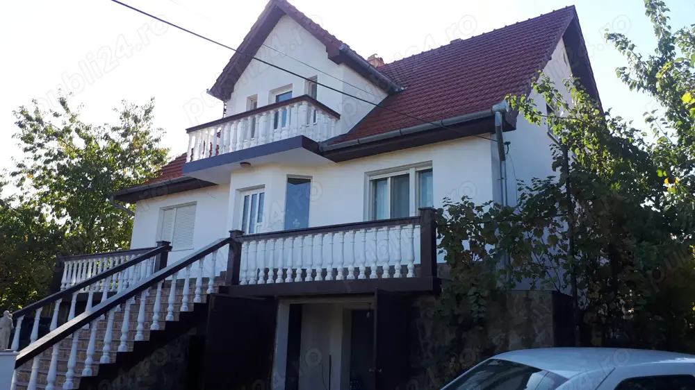 Casă mare de familie + casă secundară, teren 5500 m2 , 300 pomi   Oradea, strada Prunilor