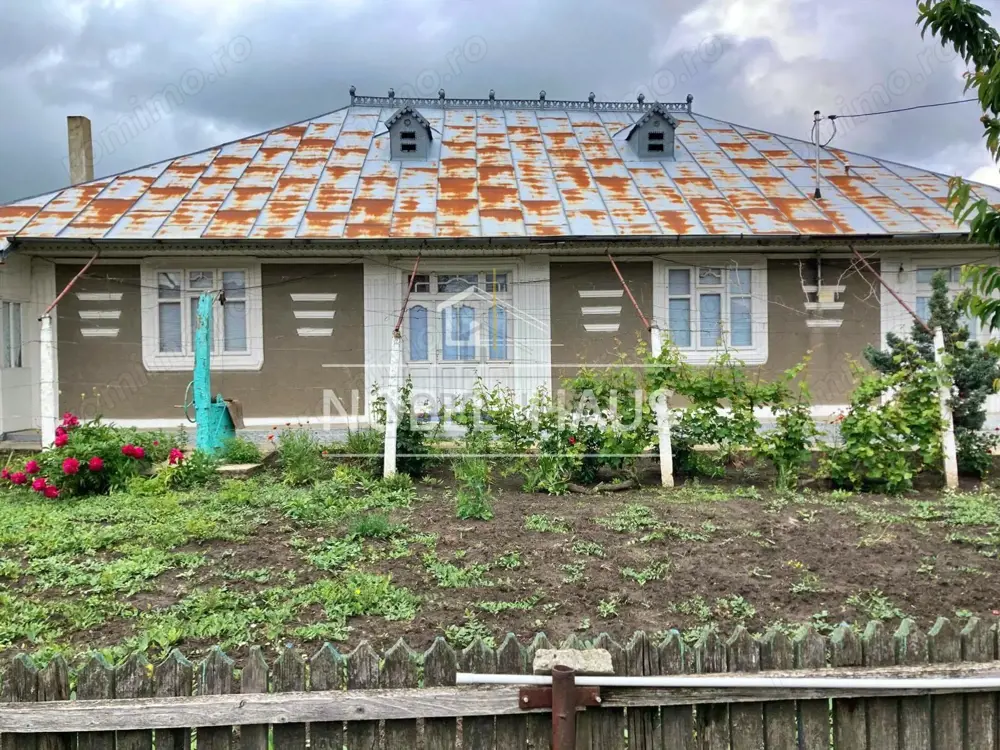 Casa la tara si teren intravilan, in sat Carja, jud Vaslui