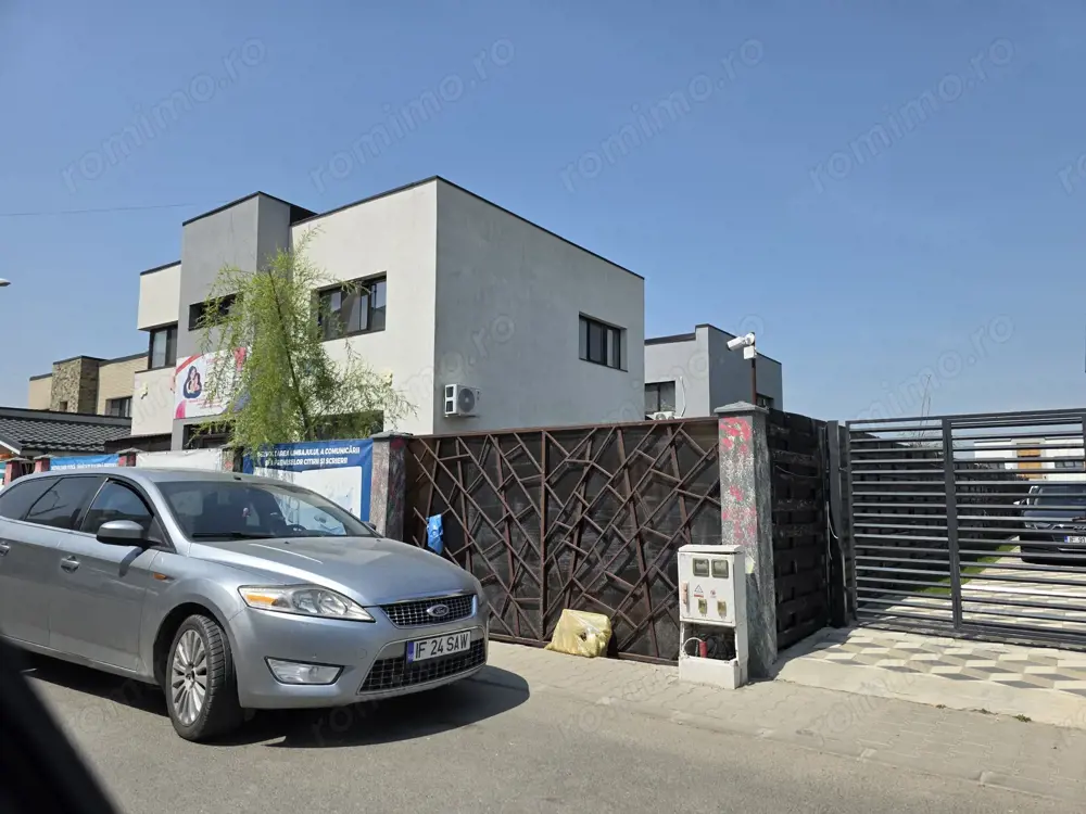 Vila spatioasa zona Megaimage  Tunari