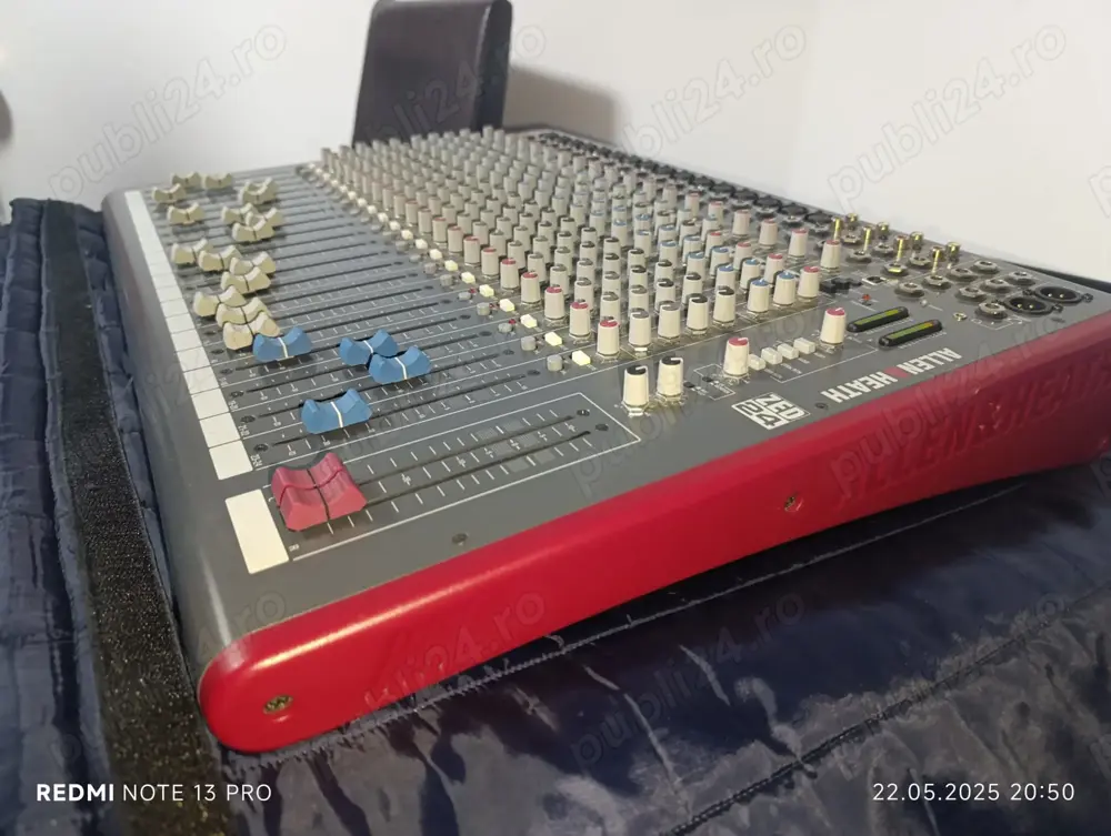 Mixer profesional 24 canale