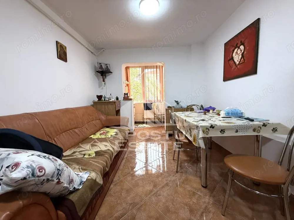 Apartament cu 2 camere, etaj 2, centrala proprie, zona Freidorf
