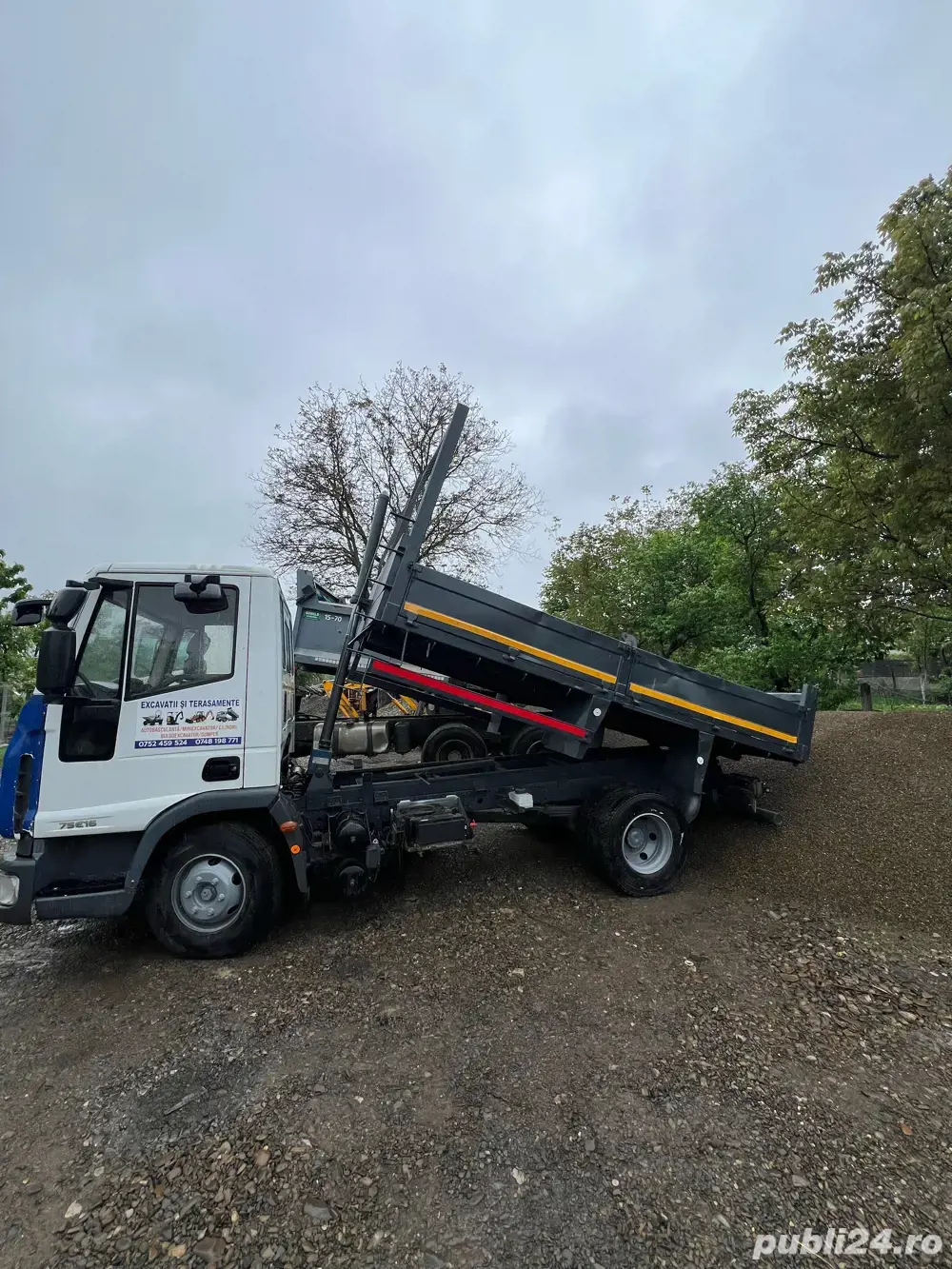 Inchiriez cilindru compactor   camion