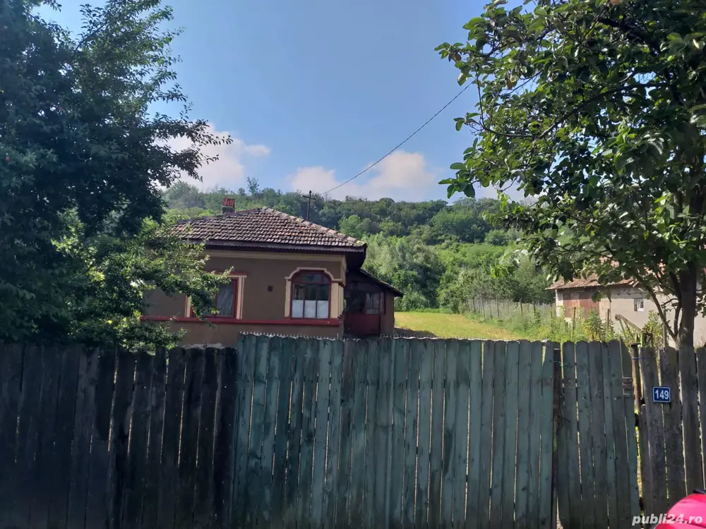 teren 3500 mp si casa demolabila de vanzare