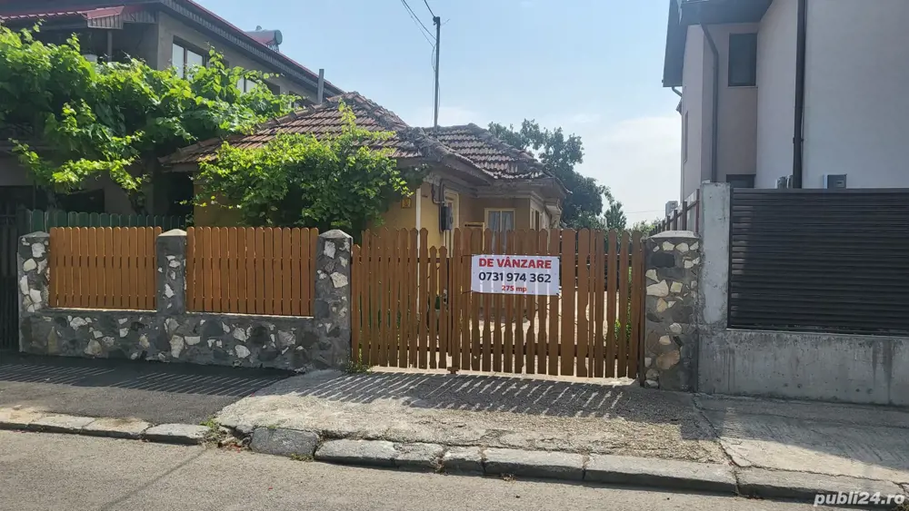 Casă de vânzare !!!