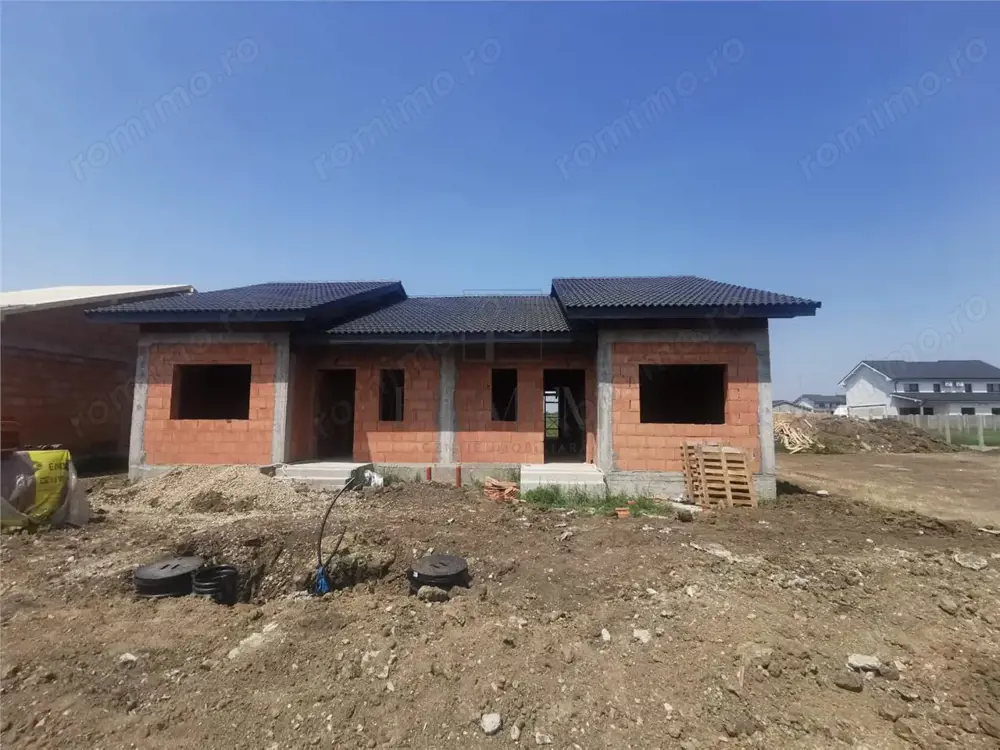 Duplex in constructie - bucatarie inchisa - zona foarte buna - toate utilitatile - posibilitate aleg