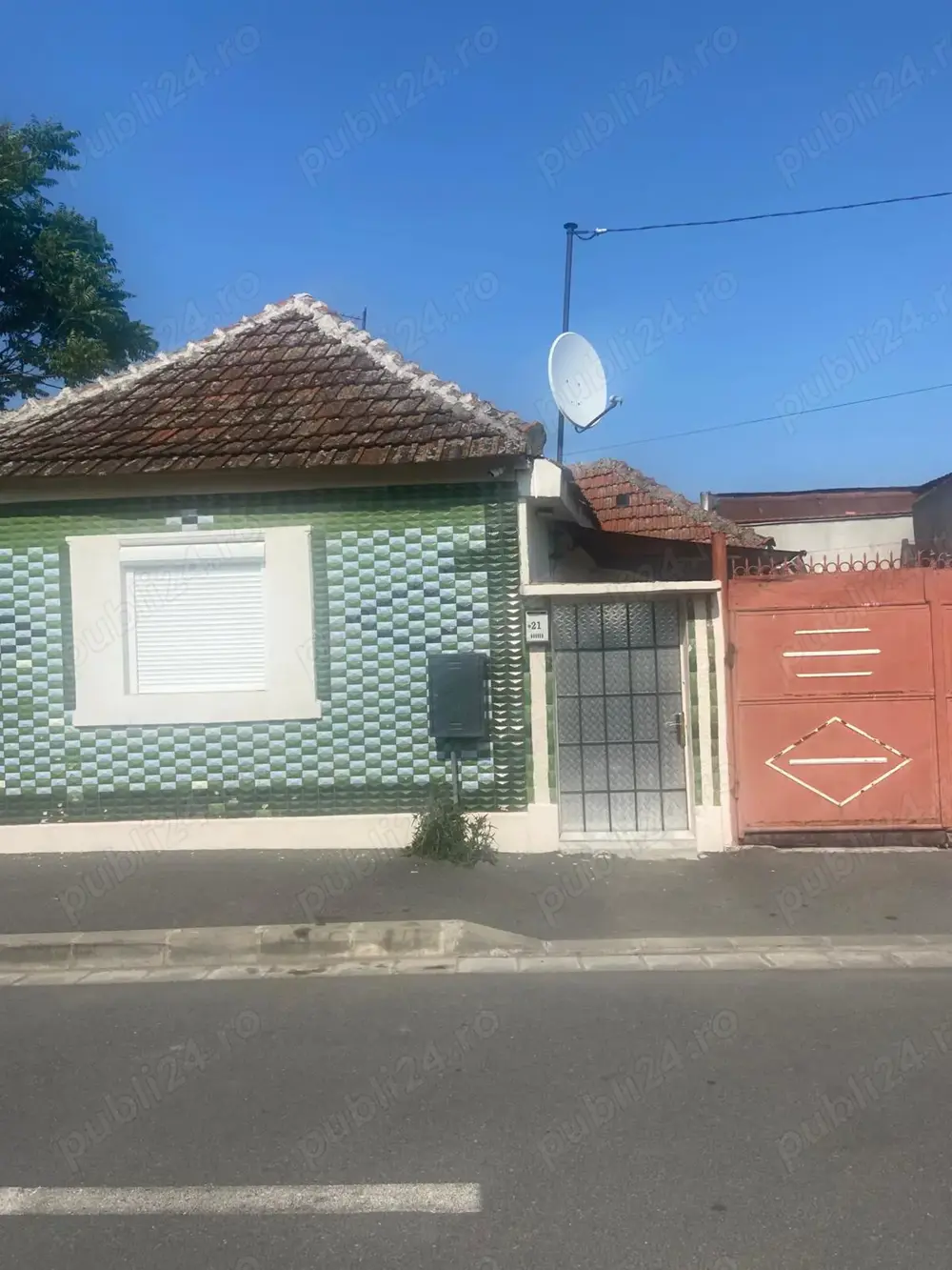 Vând casă Vând casă