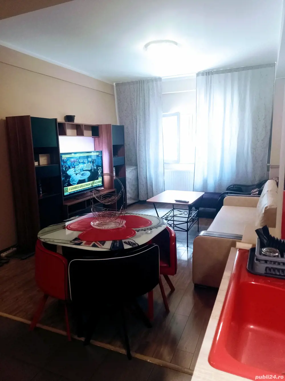 Închiriez apartament cu 2 camere decomandat 