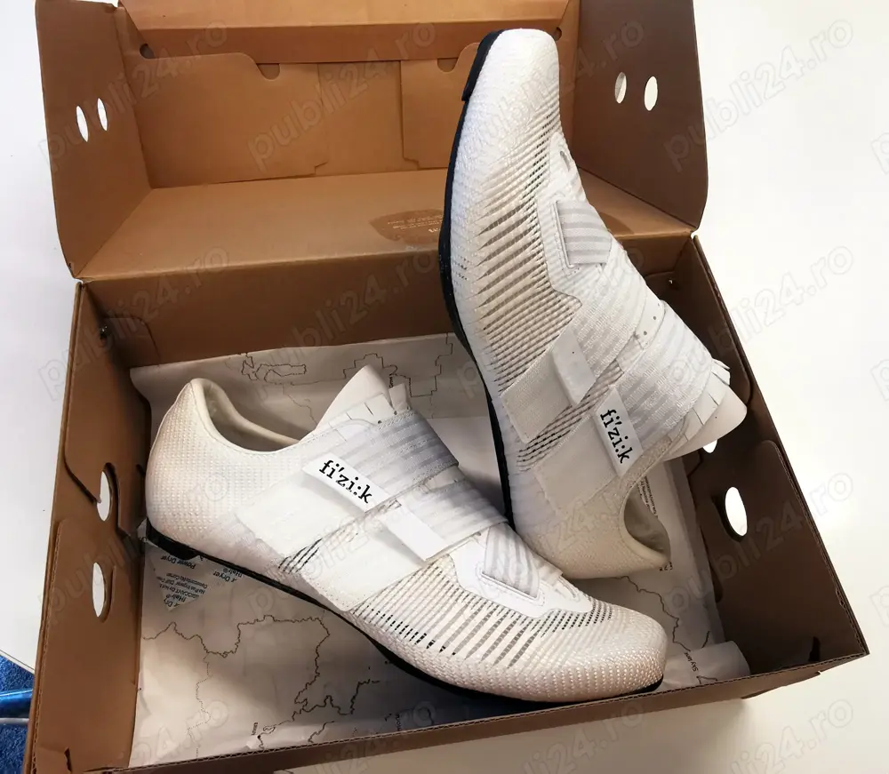 2x perechi pantofi ciclism FIZIK Tempo decos , Vento Powerstrap aeroweave carbon 44,5 