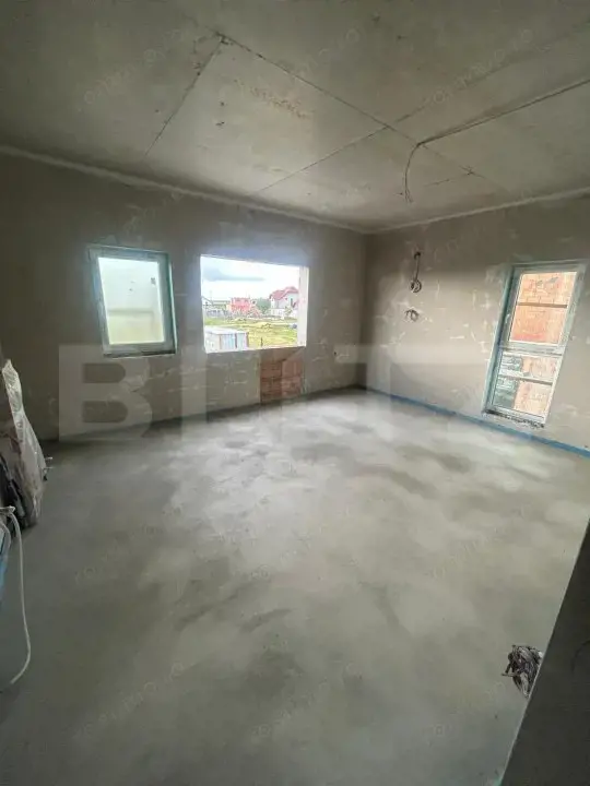 Casă individuală cu 3 dormitoare și birou, teren 600 mp, Giarmata