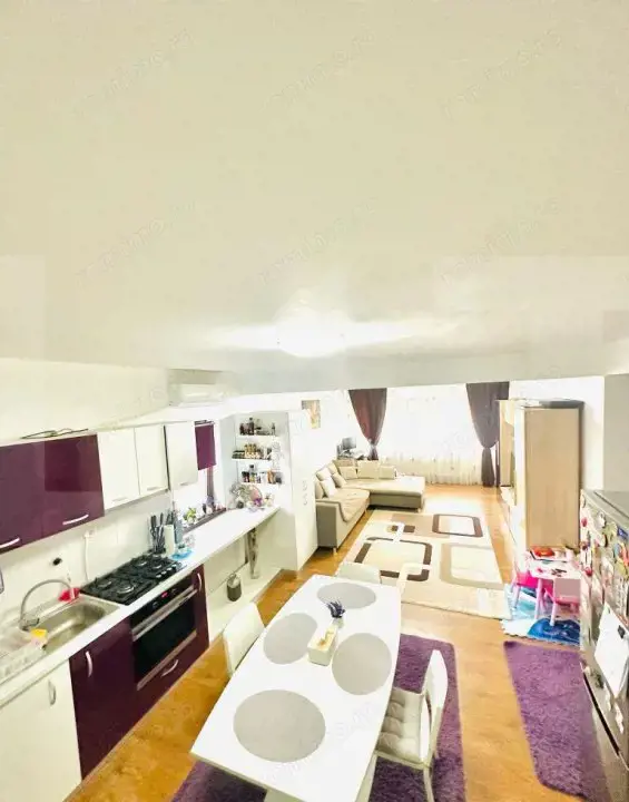 Apartament spațios, 3 camere, complet mobilat și utilat, gata de mutat Apartament spațios, 3 camere, complet mobilat și utilat, gata de mutat