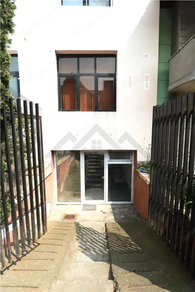 Spatiu comercial 20mp , zona Lipovei Spatiu comercial 20mp , zona Lipovei