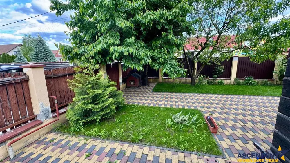 Vila spatioasa in Sancraiu, 2 intrari, foisor, parcare,5 minute de Targu Mures