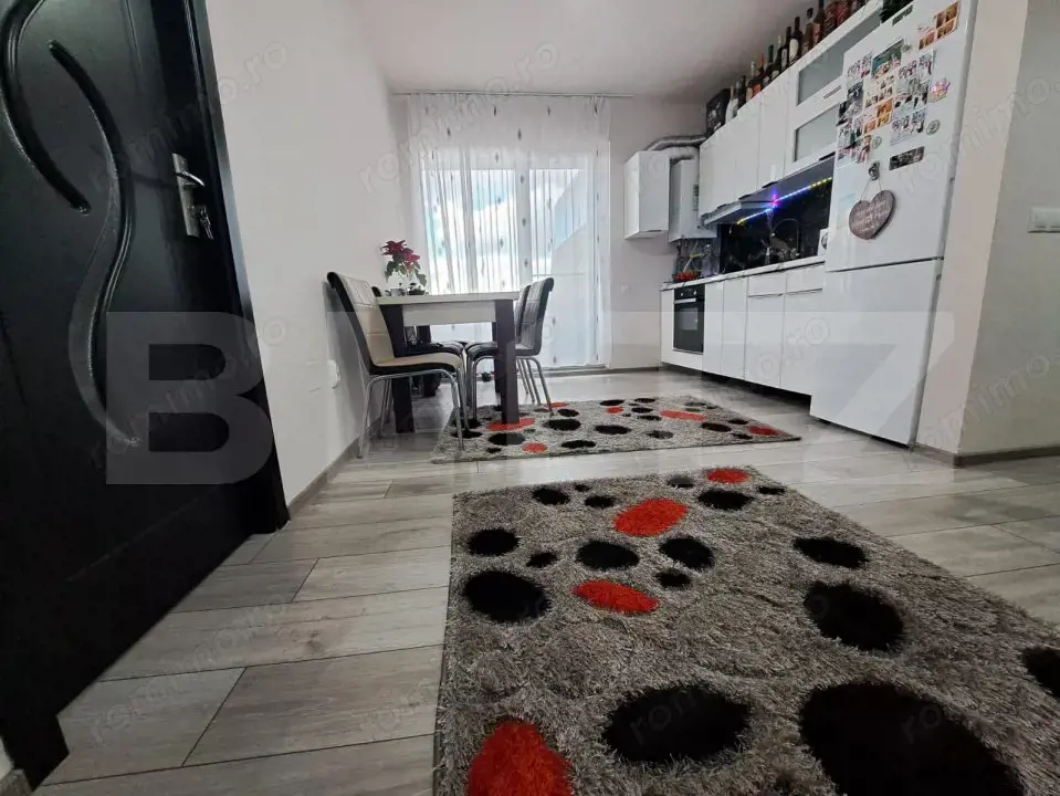 Apartament 2 camere semi decomandat, zona cetății 