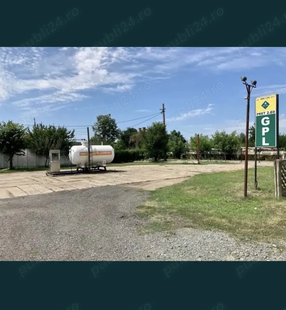 Teren de vânzare 2400m,magazin mixt + stație GPL,  funcționale,autorizații la zi,Perișoru,CL