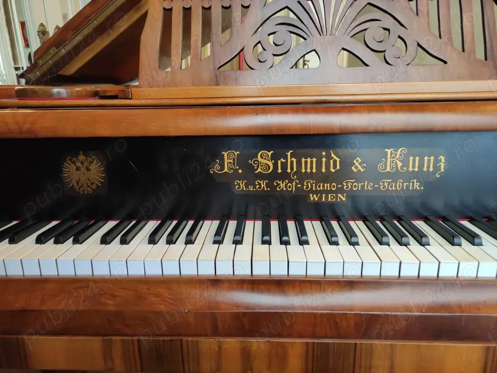 Vând pian dezasamblat