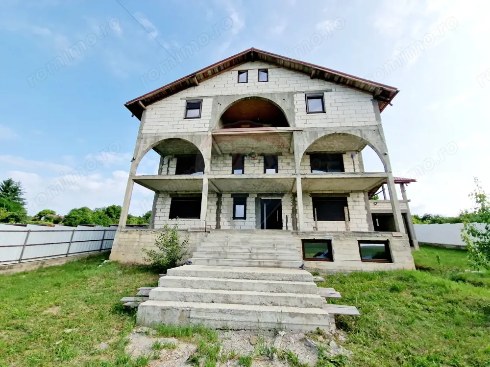 Casă spațioasă S+P+1E+M și teren generos 1664 mp