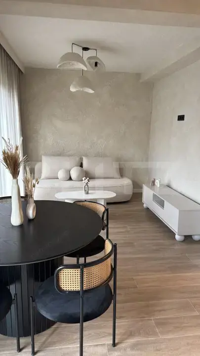 Casa ultrafinisata 80 mp, gradina 30 mp, terasa 35 mp, zona Avram Iancu