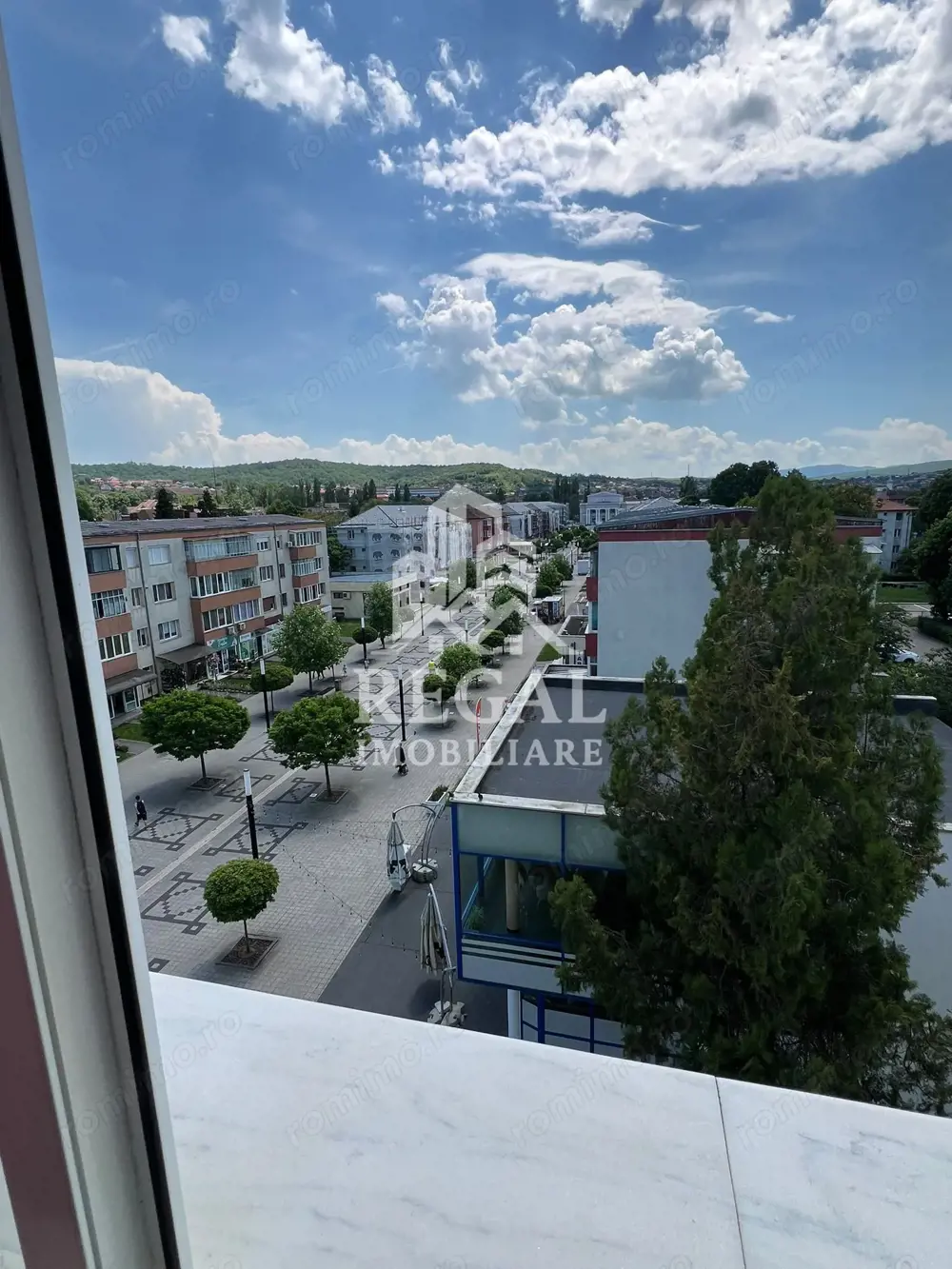Apartament 3 camere – Ultracentral, vedere spre pietonală și Parc