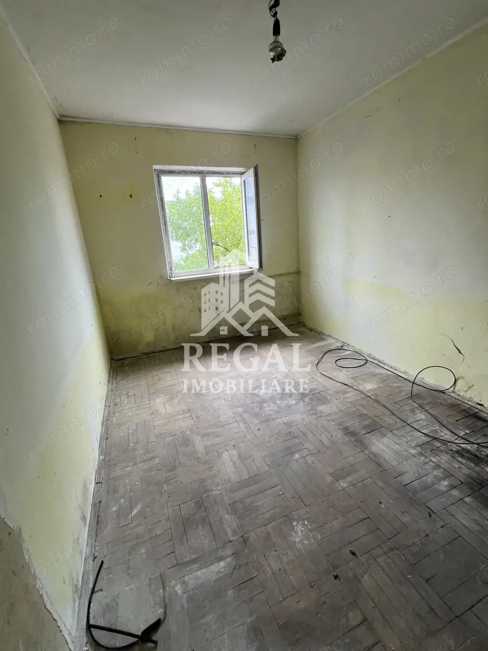 Cameră de cămin de vânzare –  ideală ca investiție sau locuință