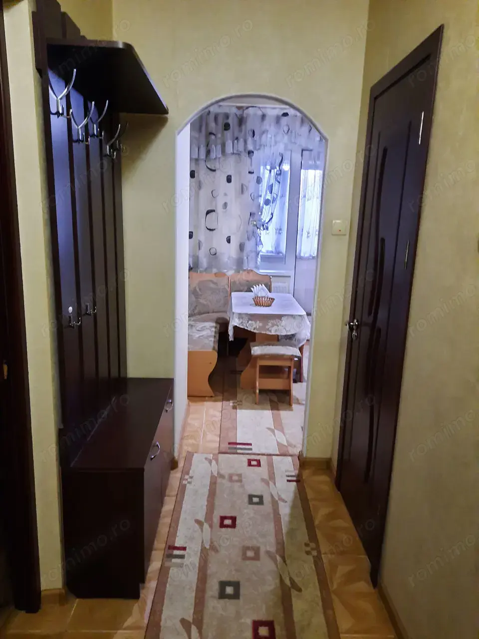 Oferim spre inchiriere garsoniera in zona Piata Giulesti