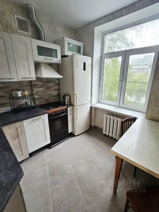 inchiriere apartament cu 3 camere in zona Uverturii 