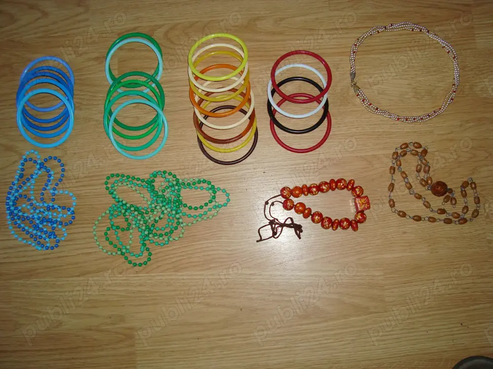 Bijuterii plastic  lemn samburi