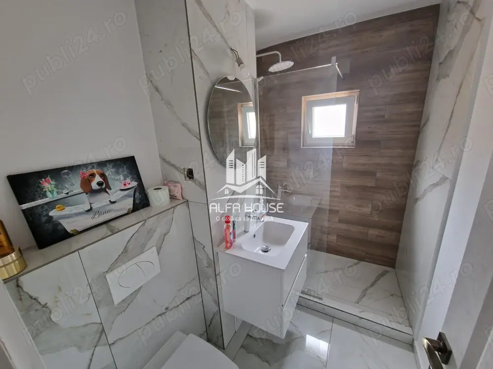 Apartament 3 camere decomandat ,zona centrală ! 