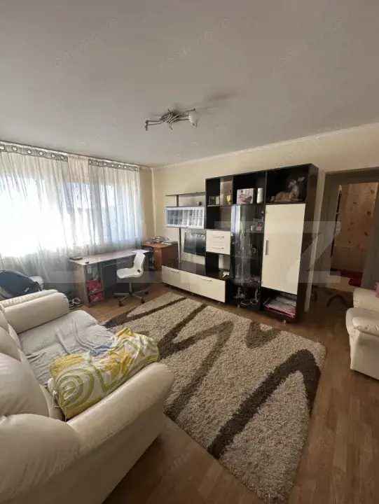 Apartament cu 3 camere,  84 mp, zona Micro 16