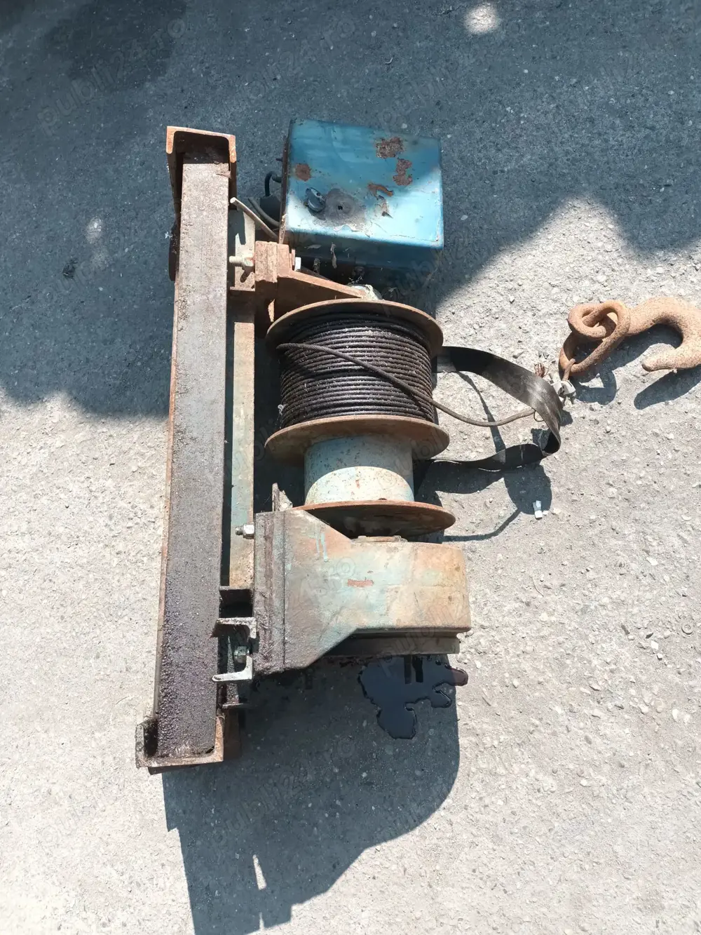 macara /troliu hidraulic electriccu cablu pentru garaj, atelier auto, hala agricola