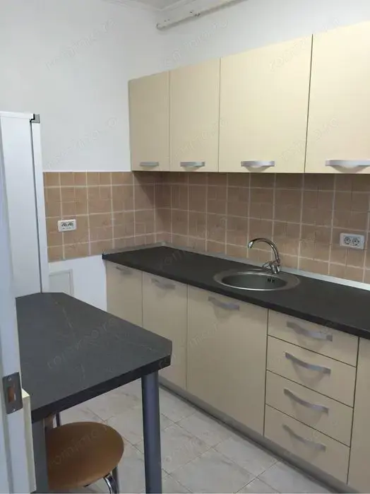 Garsoniera de vanzare in zona Sala Palatului